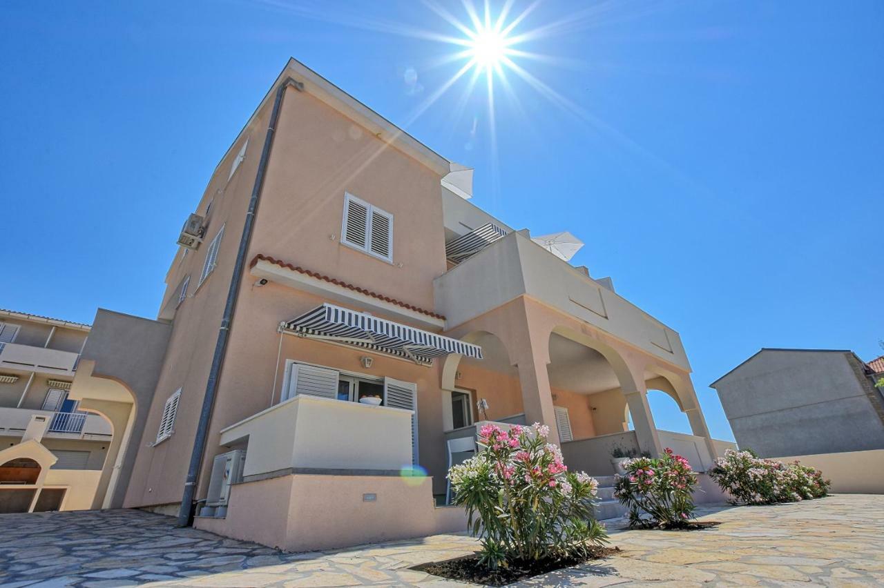 Villa Magena - Luxury Apartments In Pag Center Паг Экстерьер фото